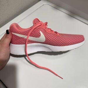 Pink Nike Tennis Shoes